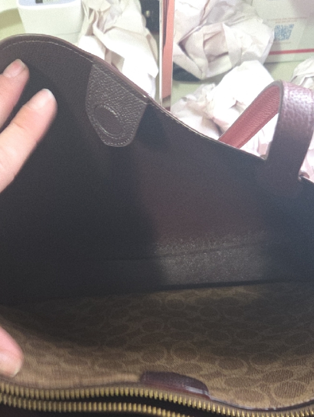 Coach Willow Pink Two-Tone Tote Bag with Turn-Lock Closure - Picture 8 of 11